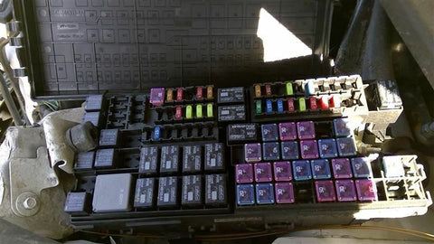 Fuse Box Engine Without Turbo Halogen Headlamps Fits 1415 EXPLORER 3476420