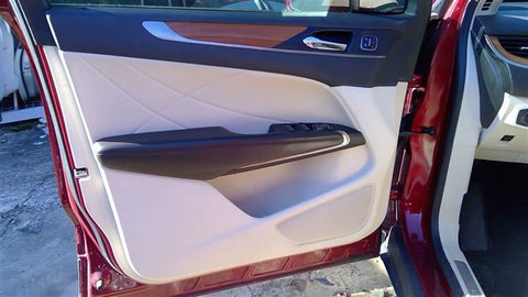 MKC       2016 Front Door Trim Panel 3583870