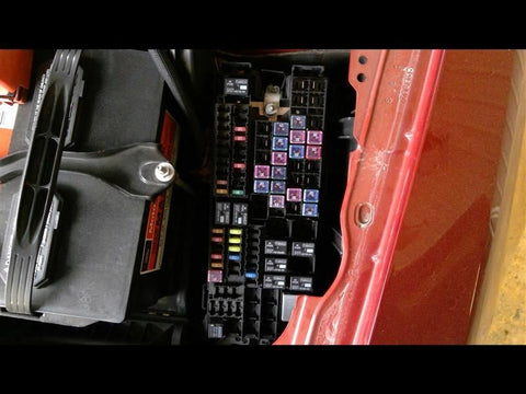 Fuse Box Engine Turbo Without Police Package Fits 1316 TAURUS 3357250