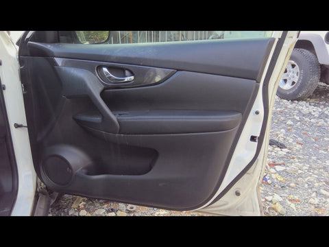 ROGUE     2017 Front Door Trim Panel 4774920