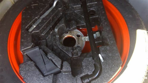 XF        2010 Jack 344012 AND TOOLS!0