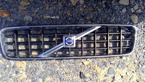 Grille Hood Mounted 5 Cylinder Fits 03-06 VOLVO XC90 3536450