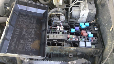 Fuse Box Engine 8 Cylinder 1URFE Engine Fits 12-13 TUNDRA 4617440