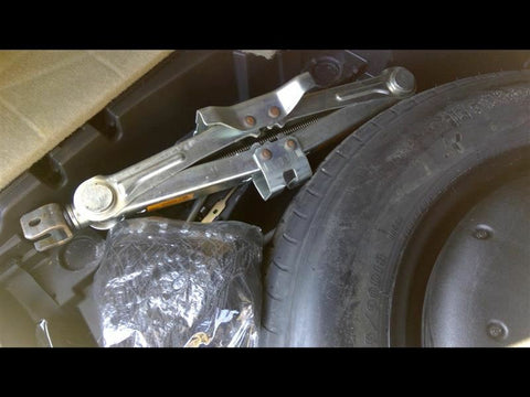 FX35      2003 Jack 330859 AND TOOLS!0