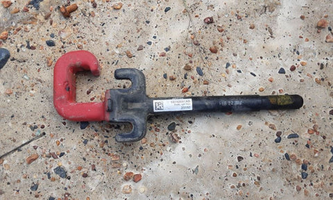 GRANDCHEROKEE 2017 Front Left Tow Hook0