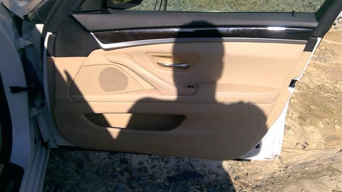 528I      2013 Front Door Trim Panel 4640530