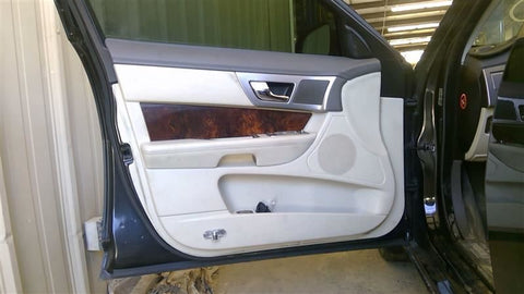 XF        2010 Front Door Trim Panel 4670270