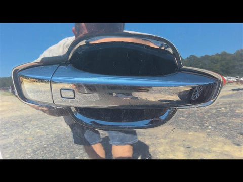 Passenger Door Handle Exterior Assembly Front Fits 1719 AUDI Q7 4685650