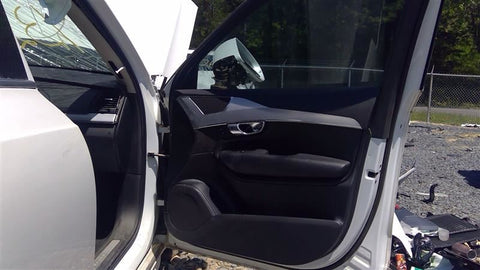 XC90      2017 Front Door Trim Panel 4655300
