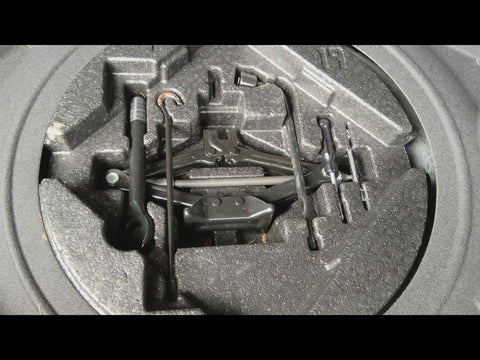 EQUUS     2015 Jack 476803 AND TOOLS!0