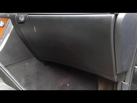 M35       2006 Glove Box 3272440