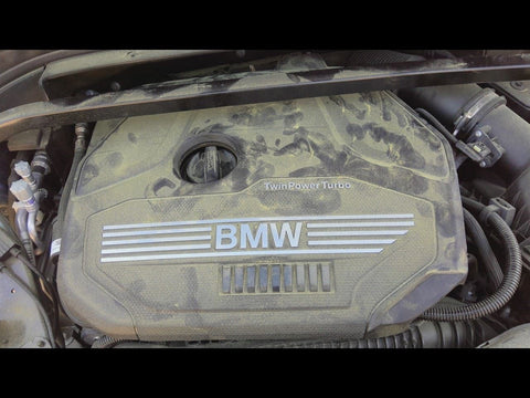 X1        2021 Engine Cover 4748030