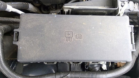 Fuse Box Engine Fits 1214 MUSTANG 4571470