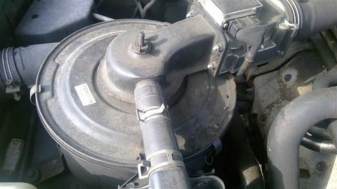 Air Cleaner Thru 1/95 Fits 9395 LAND CRUISER 3389410