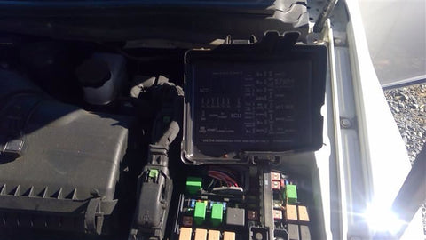 Fuse Box Engine With Rain Sensor Without Xenon Fits 1416 CADENZA 4637080