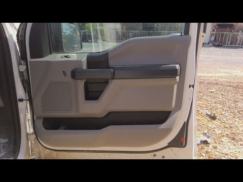 F150      2017 Front Door Trim Panel 4757940