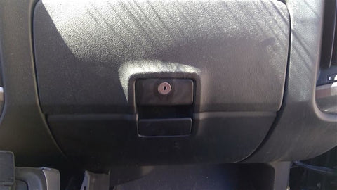 SIERRA 2018 Glove Box 4674080