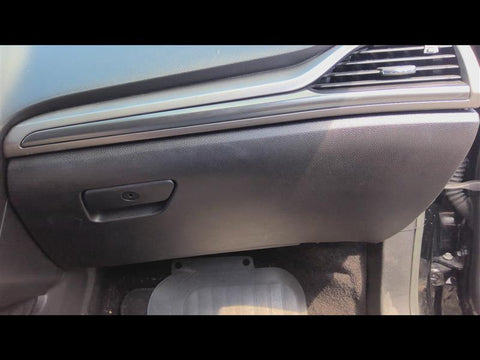 FUSION    2017 Glove Box 4684010