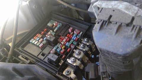 Fuse Box Engine Fits 1821 NAVIGATOR 4603890