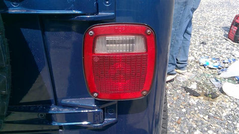 Passenger Right Tail Light Fits 9806 WRANGLER 4666650