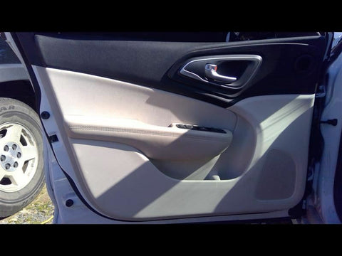 200       2015 Front Door Trim Panel 3311050