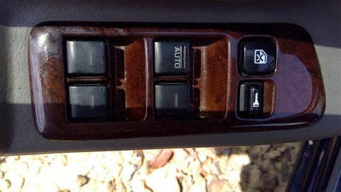 I30       1999 Front Door Switch 3489060