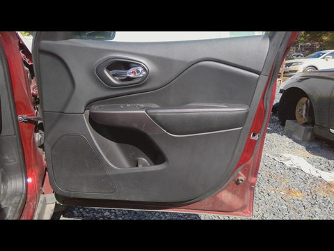 CHEROKEE  2019 Front Door Trim Panel 4778190