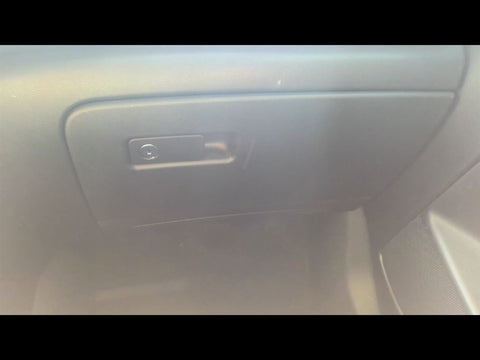 QX30      2017 Glove Box 4741070