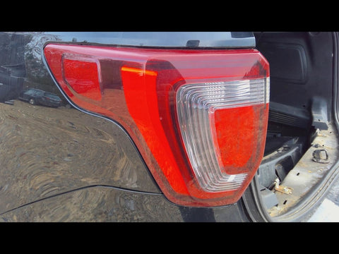 Driver Tail Light Black Out Lens Sport Fits 16-19 EXPLORER 471180