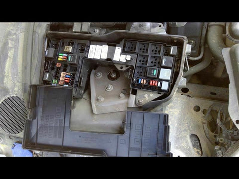Fuse Box Engine Without Supercharged Halogen Headlamps Fits 09 XF 301919