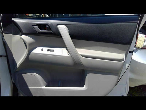 HIGHLANDR 2013 Front Door Trim Panel 324975