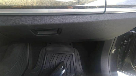 750I      2015 Glove Box 339112