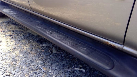 SUBURBN15 2001 Running Board 353586  ONE SIDE ONLY!