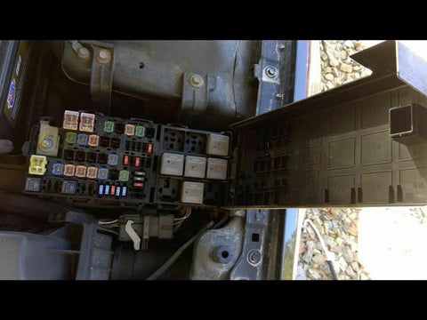 Fuse Box Engine VIN A 8th Digit Fits 10-12 FUSION 313412