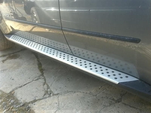 X5        2011 Running Board 277301  ONE SIDE ONLY!